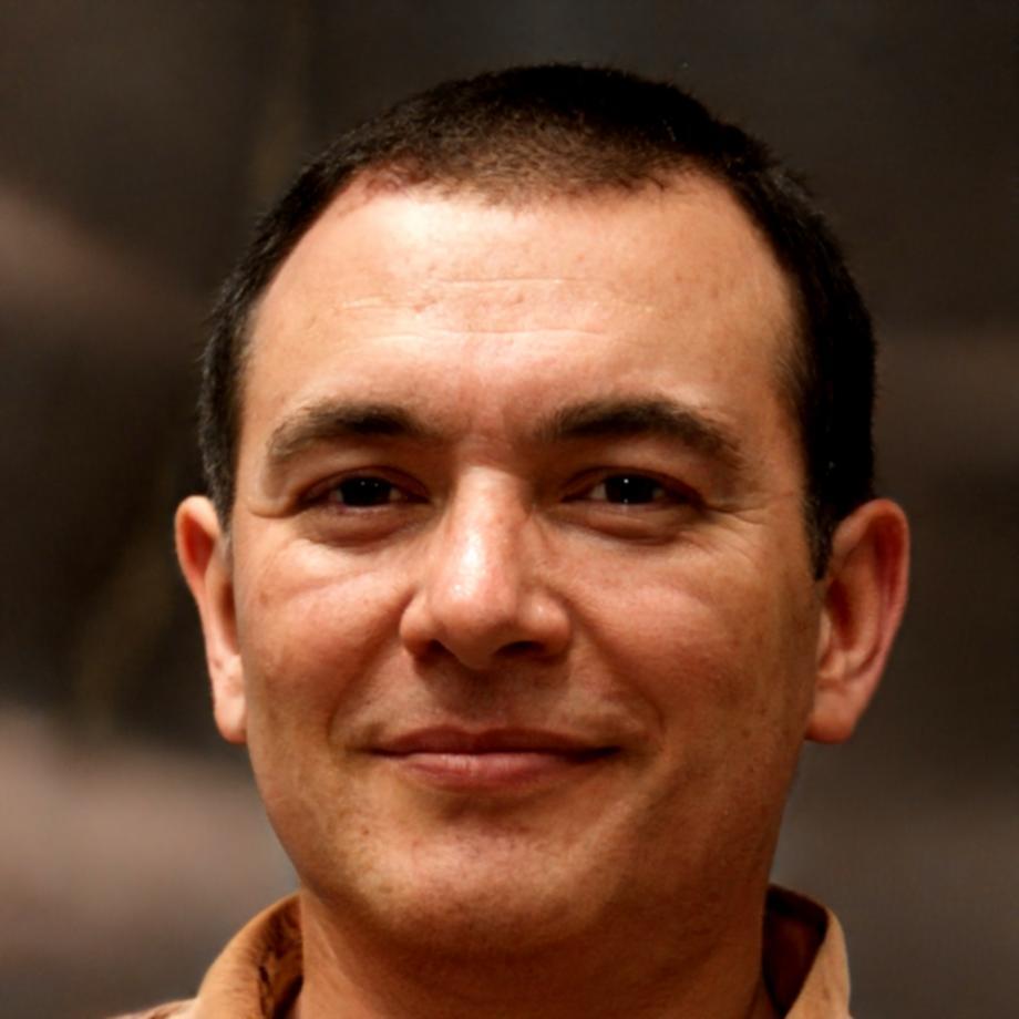 Portrait de Lucien Beaumont, Directeur des Analyses Quantitatives chez orathenvilo